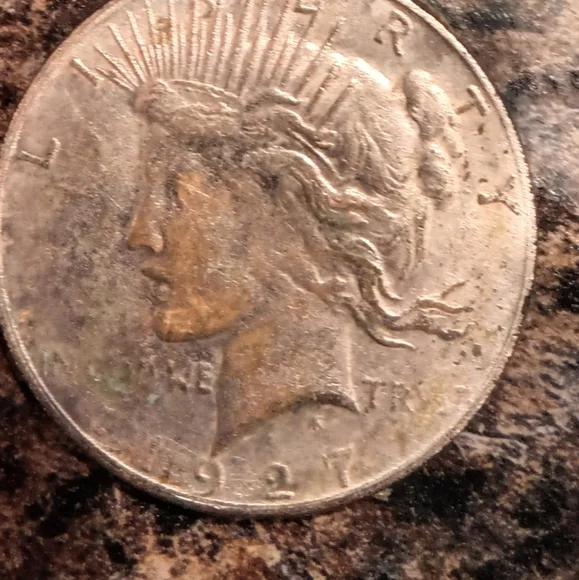 1927 Silver dollar - Picture 1 of 4